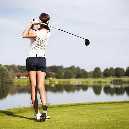 Du Golf Saint-laurent Hotel 3*